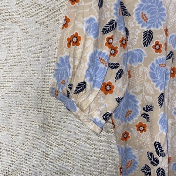 LOFT Beige Floral Short-Sleeve Puff Top with Blue and Rust Flowers - Picture 3 of 6